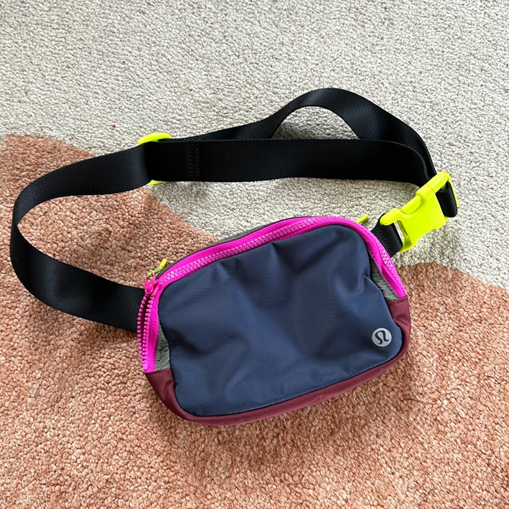 COPY - Rare Lululemon Everywhere Belt Bag 1L Colors: Cadet Blue/Army Green/Sava…